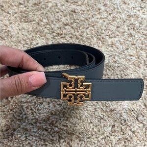 Brand new Tory Burch blue/navy reversible belt!